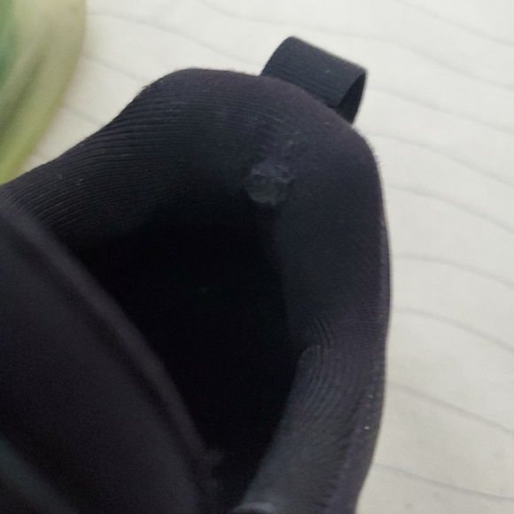 Nike Youth Air Max 720 Retro Future Size 7Y Black Volt Crimson Shoes AQ3196-005 - Picture 6 of 16